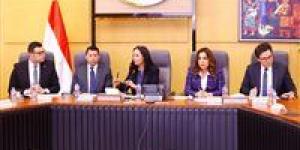 وزيرة
      التضامن:
      لدينا
      16
      ألفًا
      و560
      حضانة
      تغطى
      8%
      فقط
      من
      احتياجنا - كورة نيوز