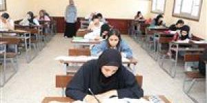 تداول
      صور
      امتحان
      الدراسات
      لإعدادية
      القاهرة..
      و"التعليم"
      تتدخل - كورة نيوز