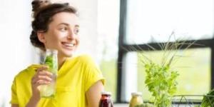 ماذا يحدث لجسمك عندما تشرب العصير الأخضر كل صباح؟ - كورة نيوز