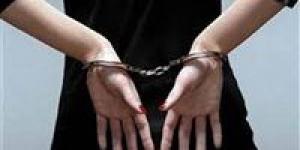 حبس
      زوجة
      أب
      في
      سمالوط
      متهمة
      بتعذيب
      وقتل
      ابنة
      زوجها - كورة نيوز