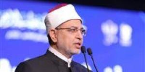 رئيس
      جامعة
      الأزهر:
      بناء
      الإنسان
      يبدأ
      من
      الكلمة
      الصادقة
      والصوت
      الذي
      يوقظ
      الضمير - كورة نيوز