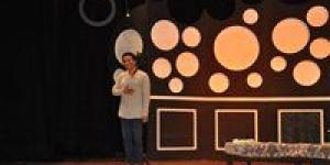 عاجل..
      الفنان
      سامح
      حسين
      يكشف
      حقيقة
      تعيينه
      عضوا
      بهيئة
      تدريس
      جامعة
      حلوان - كورة نيوز