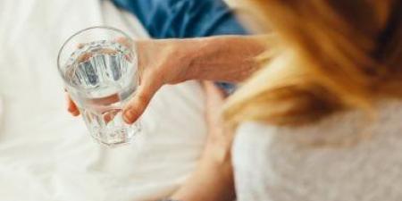 5 أسباب تجعل كبار السن أكثر عرضة للجفاف.. طرق الحفاظ على صحتهم - كورة نيوز