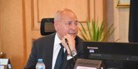 محافظ
      القاهرة
      يشيد
      بمبادرة
      "صُنع
      في
      جامعة
      حلوان"
      لدعم
      الإبداع
      التطبيقي
      للطلاب - كورة نيوز