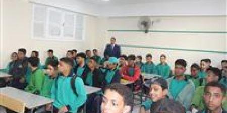 وكيل
      تعليم
      الجيزة
      يتفقد
      مدارس
      كرداسة
      وبولاق
      الدكرور
      ويشدد
      على
      الانضباط
      ومتابعة
      التقييمات - كورة نيوز