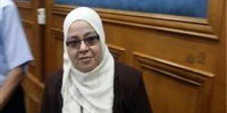 مستشارة
مادة
اللغة
الإنجليزية
تكشف
حقيقة
المنشور
المتداول
عن
تعليمات
تصحيح
الامتحانات - كورة نيوز