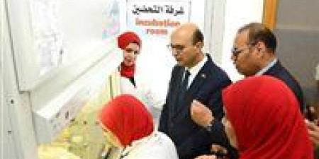 رئيس
جامعة
أسيوط
يفتتح
معمل
زراعة
الأنسجة
النباتية
بالمعامل
المركزية - كورة نيوز