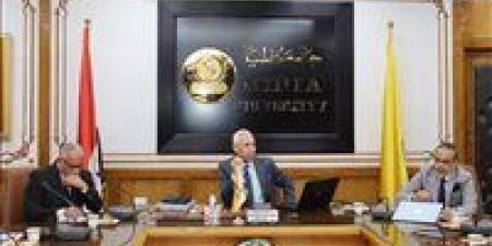 رئيس
      جامعة
      المنيا
      يناقش
      إعداد
      الخطة
      الاستراتيجية
      للجامعة
      2026
      –
      2030 - كورة نيوز