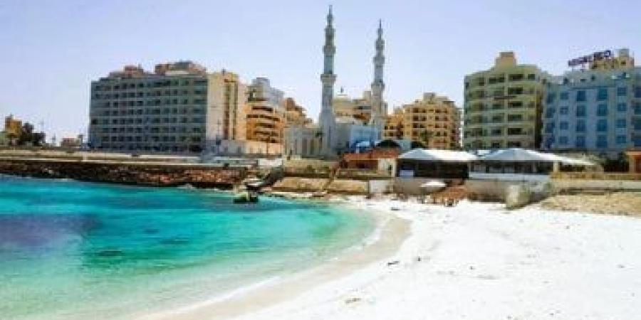 الوجهة المفضلة تعود للتألق.. شواطئ مطروح والساحل الشمالي تستعد للصيف - كورة نيوز