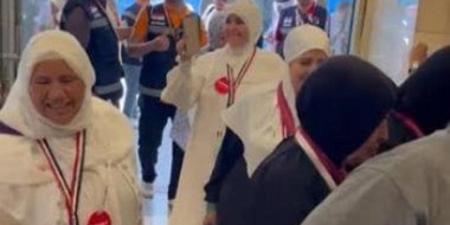 وزيرة التضامن تطمئن على وصول أول أفواج حجاج الجمعيات الأهلية للمدينة المنورة - كورة نيوز