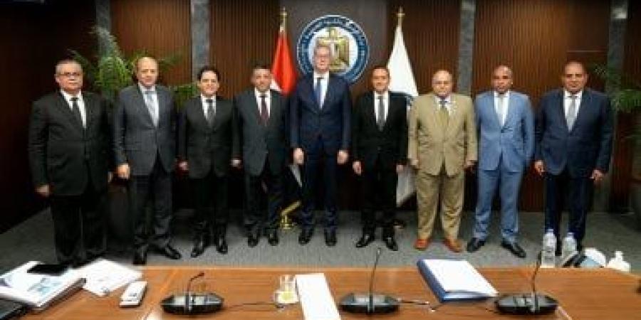 وزير البترول: تكوين ذراع فنى لشركة ثروة للبترول لاكتشاف فرص استثمارية جديدة داخل وخارج مصر - كورة نيوز