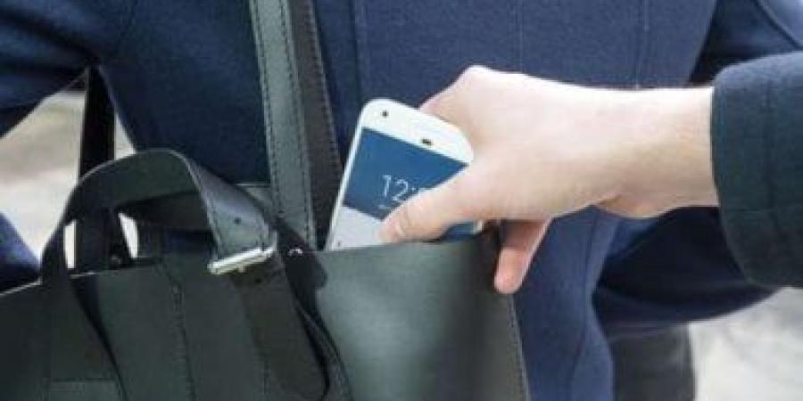 ضبط سيدتين بالجيزة لقيامهما بسرقة مشغولات ذهبية من طالبة - كورة نيوز