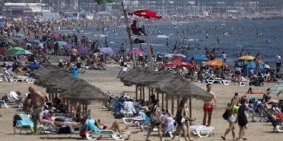 40 درجة مئوية.. ارتفاع درجات الحرارة فى إسبانيا والمواطنين يهربون للشواطئ - كورة نيوز