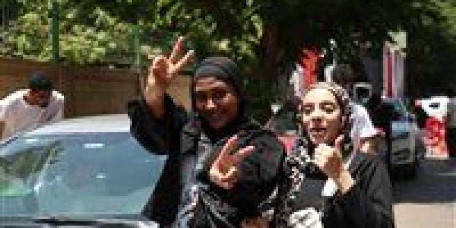 "كبير
      معلمي
      اللغة
      العربية":
      امتحان
      هذا
      العام
      هدية
      للطلاب
      والنحو
      كان
      أوضح
      ما
      فيه - كورة نيوز