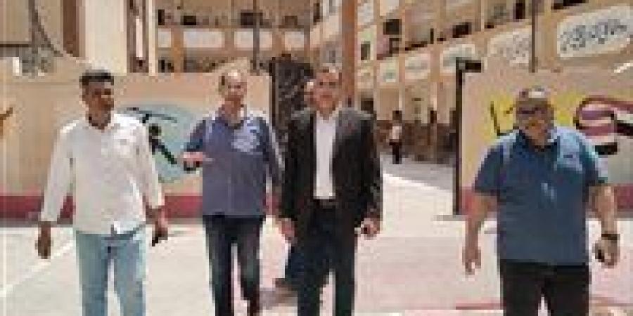 مدير
      "تعليم
      دمياط"
      يتفقد
      لجنتى
      النظام
      والمراقبة
      والإدارة
      للتعليم
      الصناعي - كورة نيوز