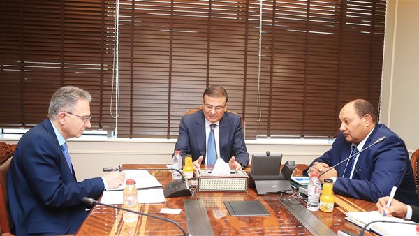 وزير الزراعة يبحث تعزيز التعاون مع البنك الدولي لدعم جهود التنمية الزراعية في مصر