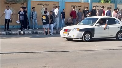28 ألفاً و 887 من طلاب الثانوية العامة يؤدون امتحان اللغة العربية اليوم