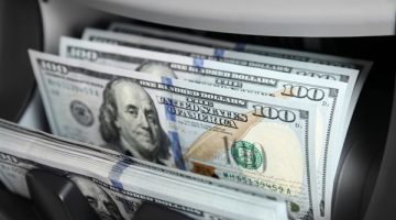 استقرار سعر الدولار أمام الجنيه المصري رغم الضغوط الخارجية اليوم الجمعة