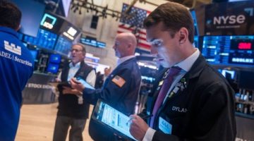 الأسواق العالمية تتنفس الصعداء وسط تريث ترامب في التصعيد ضد إيران