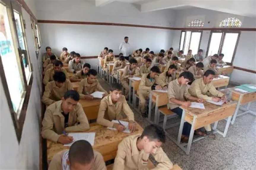 الحوثيون يعقّدون إجراءات الحصول على نتائج اختبارات الصف التاسع لنهب الطلاب ماليًا