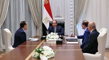 السيسي يوجه باتخاذ كل الاحتياطات المالية والسلعية بالتزامن مع التطورات الجارية وحالة التصعيد بالمنطقة