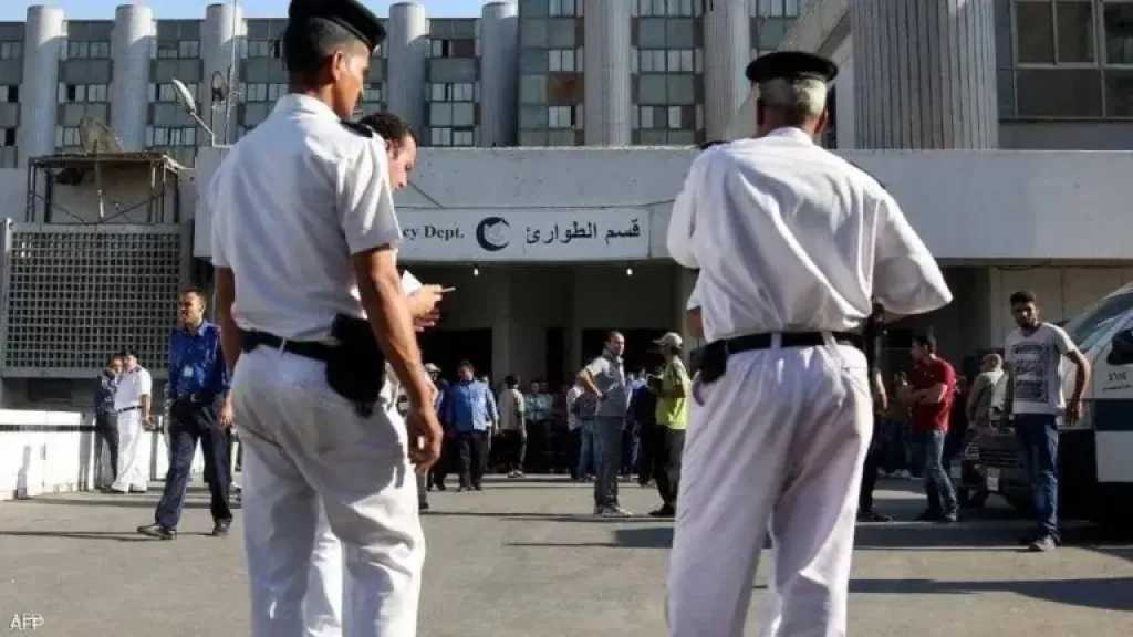 العثور على جثة طبيب مكبل اليدين ومكمم الفم داخل شقته