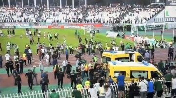 سقوط مشجعين من المدرجات يفسد احتفالات مولودية الجزائر بلقب الدوري