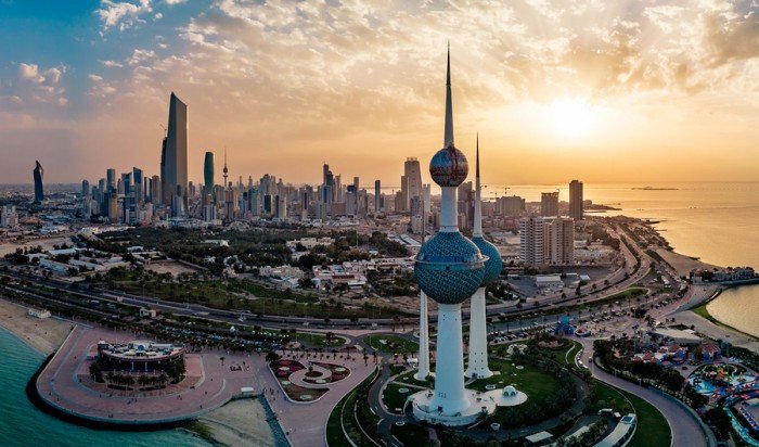 طقس الكويت.. حار والرياح نشطة مع فرصة للغبار نهاراً حار ليلاً والعظمى 46 درجة