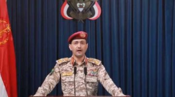 عاجل: الحوثيون يعلنون عزمهم استهداف السفن والبوارج الأمريكية في البحر الأحمر إذا هاجمت أمريكا إيران