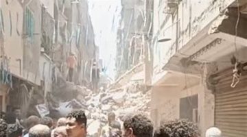 عاجل.. قطع الكهرباء وإخلاء السكان بالعقارات المجاورة لمنزلي حدائق القبة المنهارين (صور)