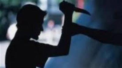 في وضع مريب مع زوجته.. عامل يطعن صديقه بطعانات نافذة في الطالبية