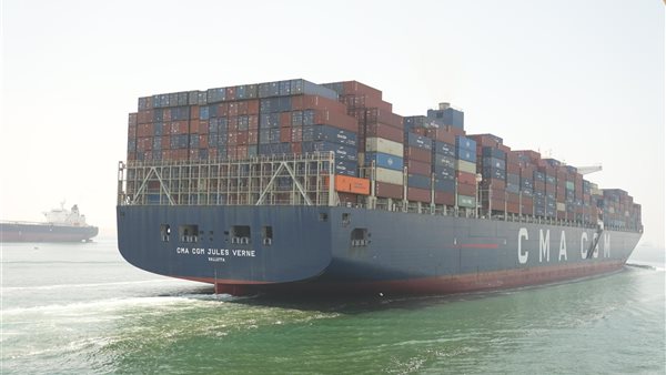 قناة السويس تشهد عبور سفينة الحاويات العملاقة CMA CGM JULES VERNE
