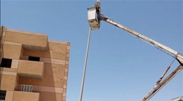 مواصلة استبدال كشافات الإنارة الصوديوم بليد وإزالة وصلات المياه الخلسة بالمدن الجديدة