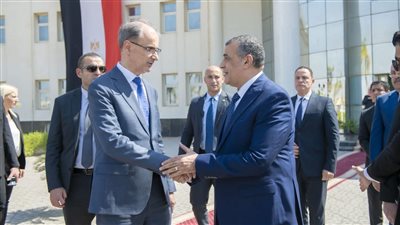 وزير الدولة للإنتاج الحربي يستقبل رئيس وزراء صربيا لبحث آليات تعزيز التعاون المشترك