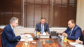 وزير الزراعة يبحث تعزيز التعاون مع البنك الدولي لدعم جهود التنمية الزراعية في مصر