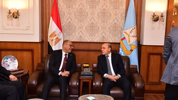 وزير العمل يلتقى محافظ كفر الشيخ لبحث تفعيل سُـبل التعاون في الملفات المشتركة